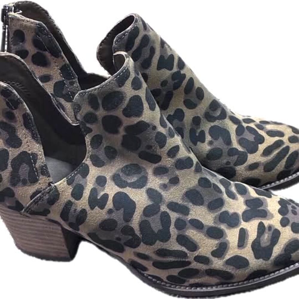 Blondo Neda Waterproof Ankle Booties (Model B6689) Leopard Print Size 9.5M